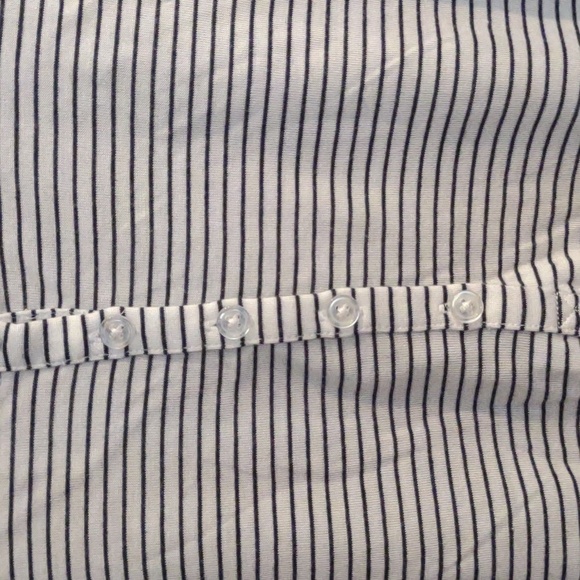NWT‎ Banana Republic women's medium long sleeve navy white stripe 5 button top - Picture 2 of 5